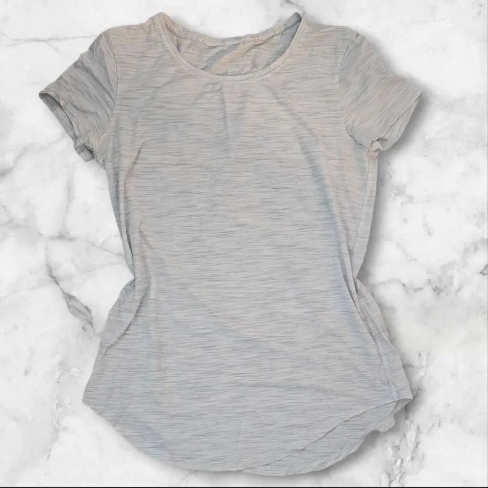 Lululemon Size 4 Relaxed Fit Short Sleeve Tee Shirt